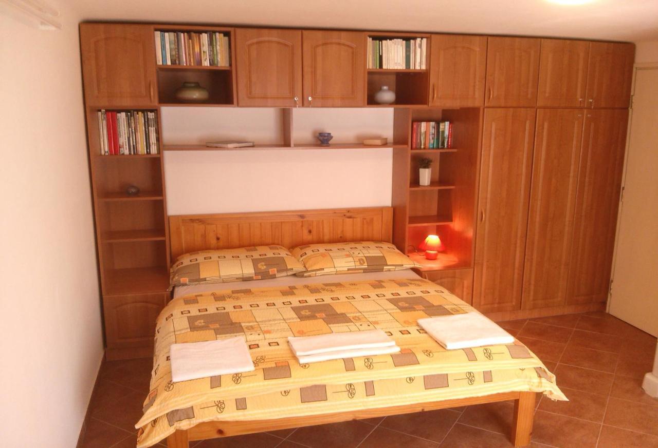 Sarreti Apartmanhaz Balatonfured Exterior photo