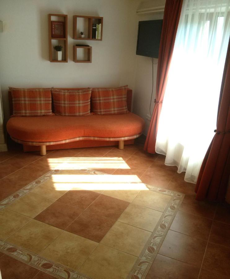 Sarreti Apartmanhaz Balatonfured Exterior photo