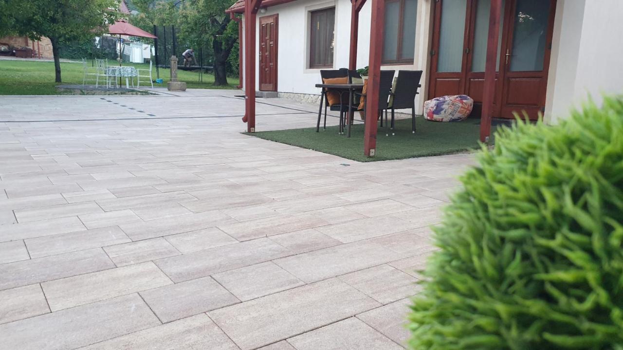 Sarreti Apartmanhaz Balatonfured Exterior photo