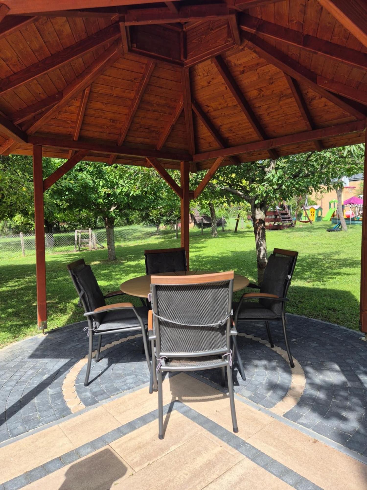 Sarreti Apartmanhaz Balatonfured Exterior photo