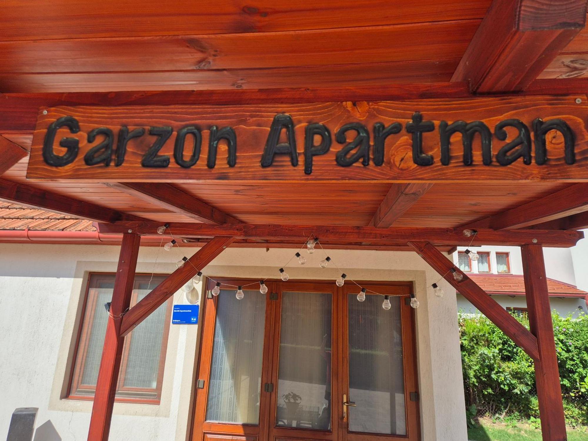 Sarreti Apartmanhaz Balatonfured Exterior photo