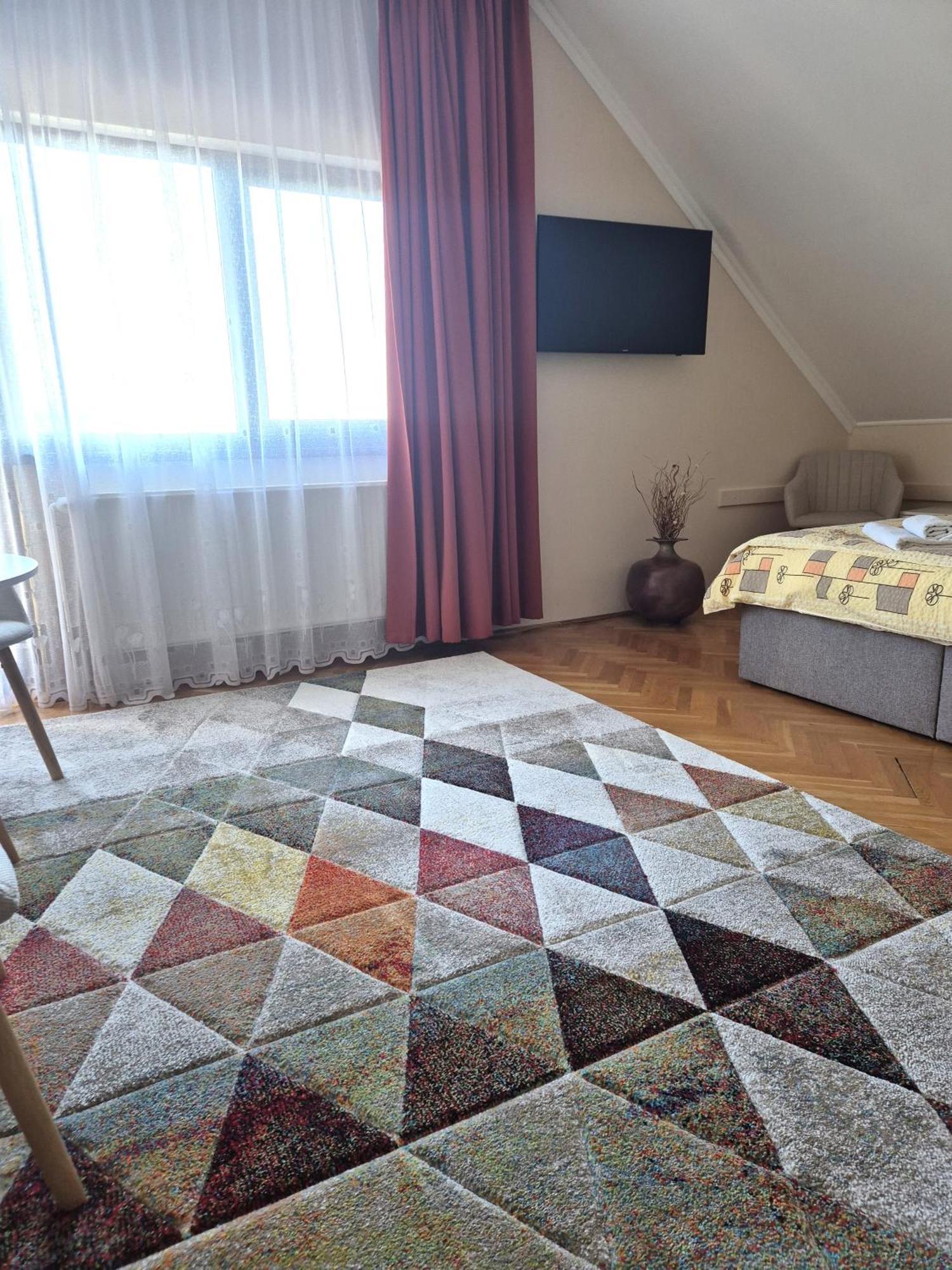 Sarreti Apartmanhaz Balatonfured Exterior photo