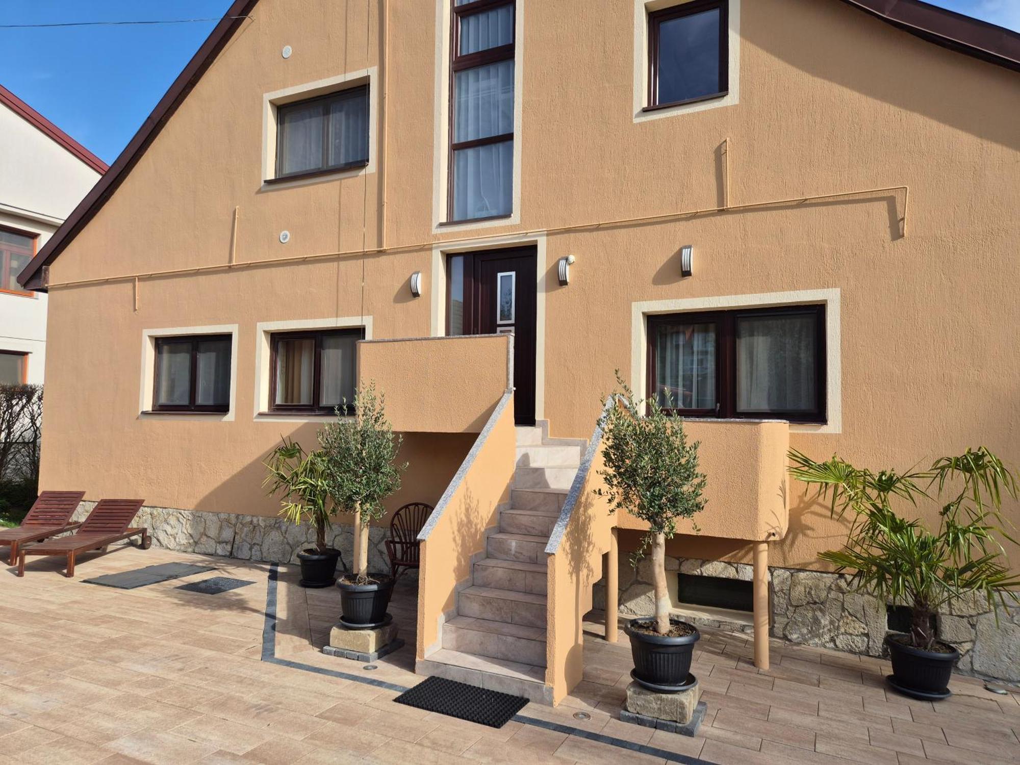Sarreti Apartmanhaz Balatonfured Exterior photo
